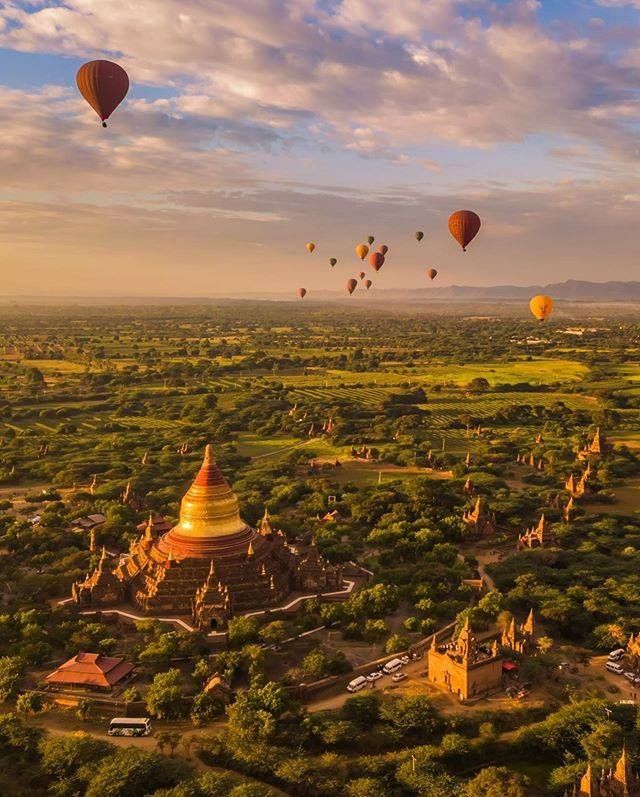 Magical sunrise from Old Bagan! 🌅