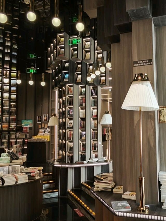 Inspiring spiral bookstore in Shenzhen