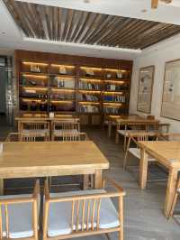 20元對面的酒店