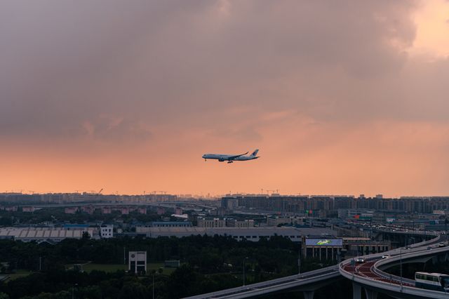 凌空SOHO  長寧虹橋絕佳機位！！