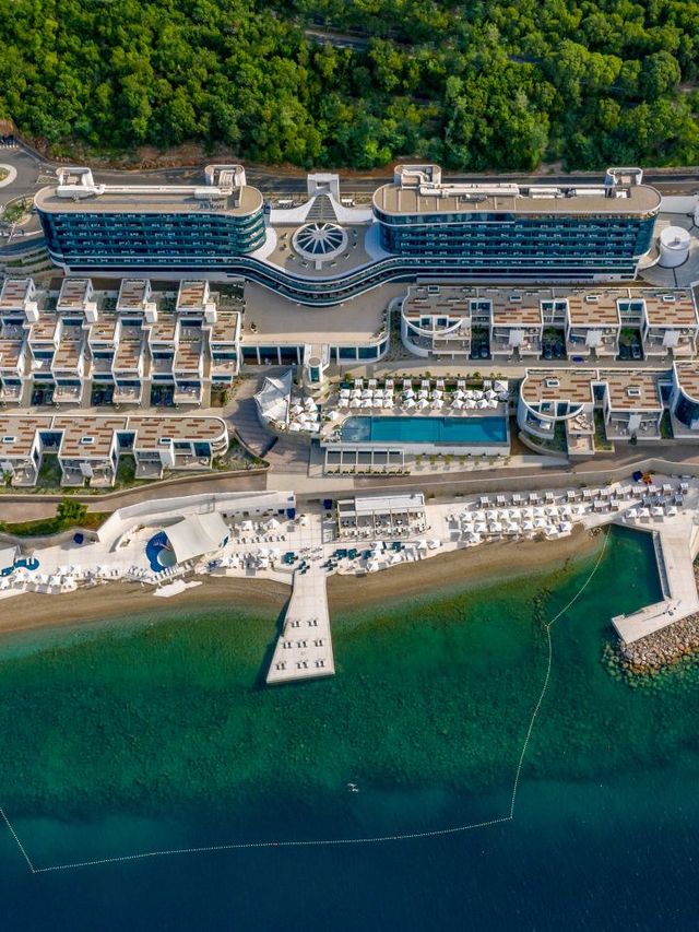 🌊🛎️ Rijeka's Seaside Splendor: Hilton Costabella Beach Resort 🌟