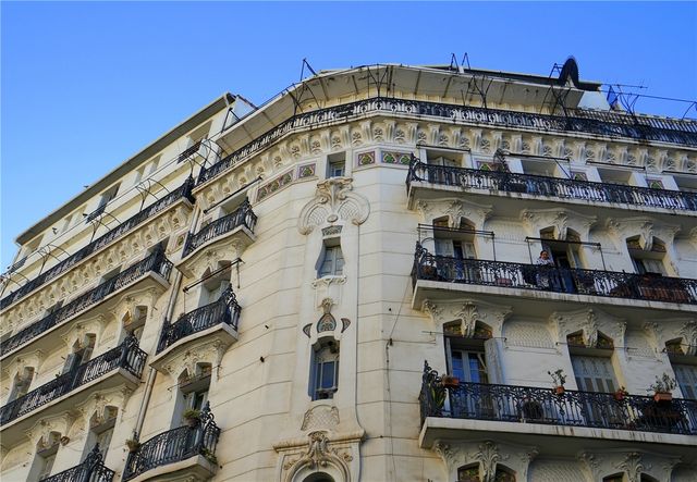 地中海沿岸，地標性建築，百年大郵局