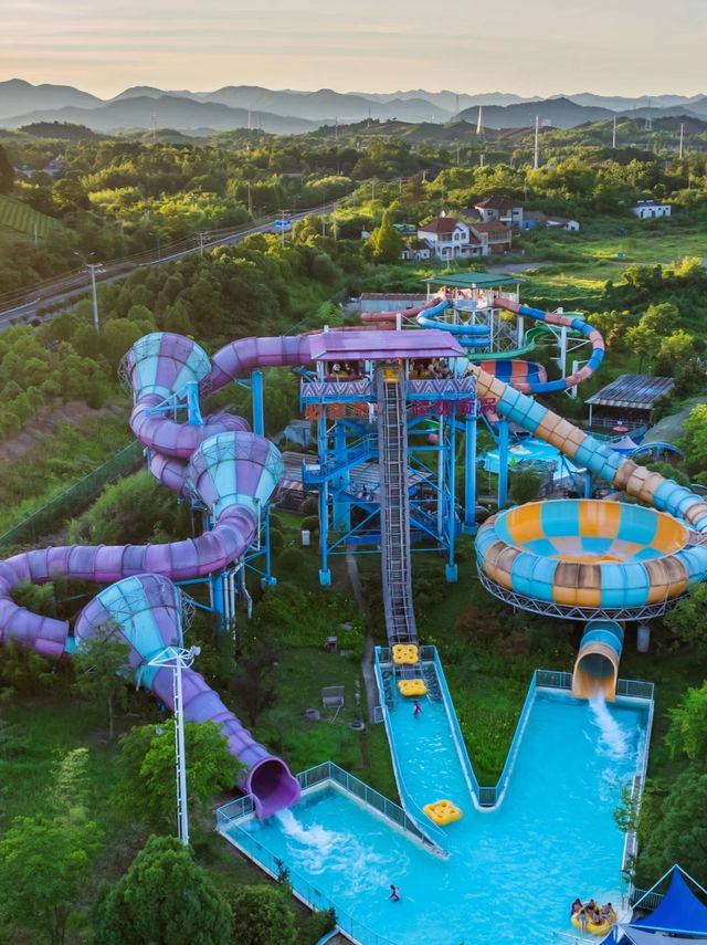安吉歡樂風暴水上樂園