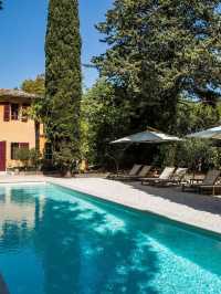 🌟 Aix-en-Provence Charm: Top Hotel Pick! 🏨✨