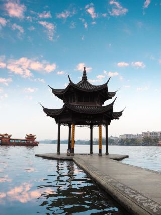 🌟 Hangzhou's Hidden Gem: Crystal Orange Hotel 🏨✨