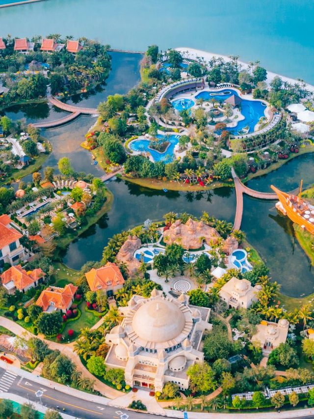 🌟 Hainan's Soothing Springs: A Dip into Paradise 🌿🌊