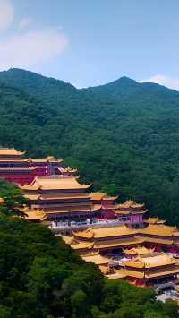 隱藏於東莞大嶺山鎮的一座雄偉壯觀的寺院。