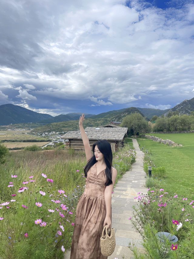 香格里拉半山上的民宿！！非常喜愛！！。