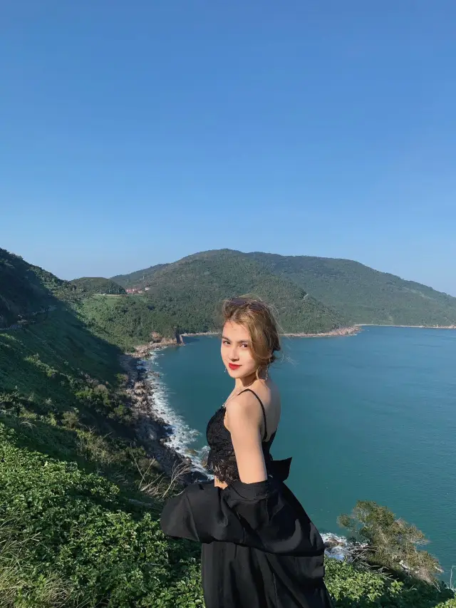 My Khe Beach in Da Nang was rated by Forbes as one of the six most attractive beaches on the planet.