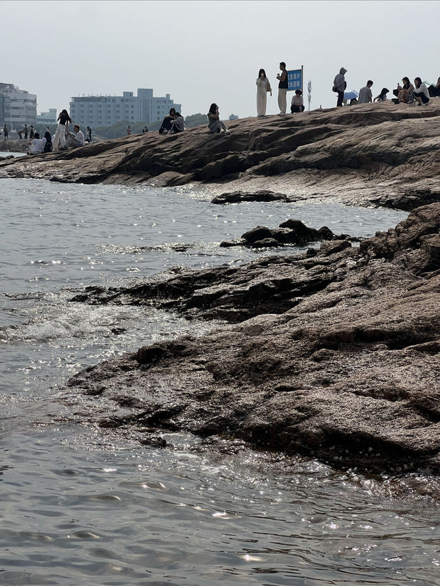 青島第二海水浴場，海邊的寶藏之地。