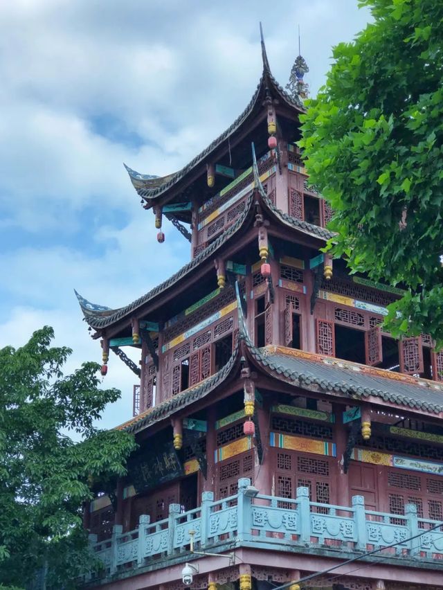 嘉陵江上最後的碼頭古鎮，被評為中國最美小城的周子古鎮。