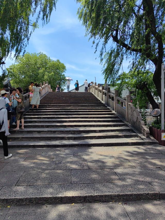 快來七寶古鎮，感受這古色古香的魅力吧。