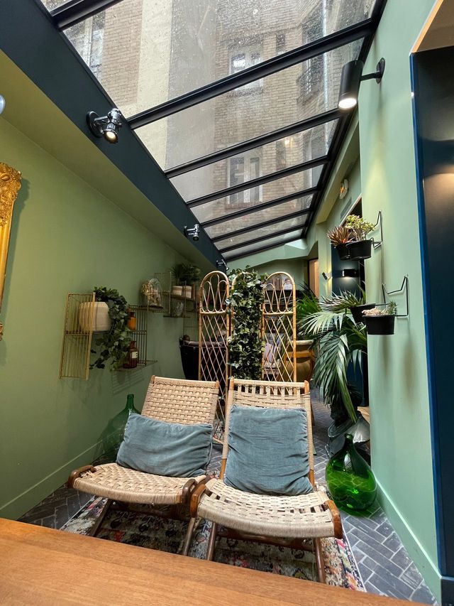 巴黎寶藏酒店 COQ Hotel Paris   酒店評分：4.5/5  獲獎情況：多次獲得優。