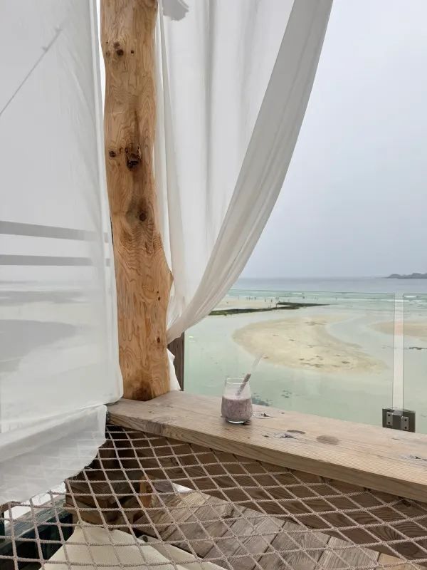 Relaxing by the Sea in Aewol-eup, Jeju