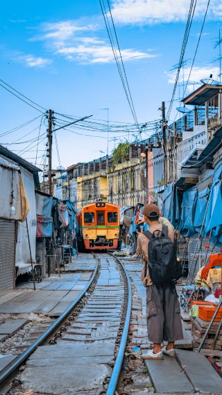 Thailand Train Market Photo Guide