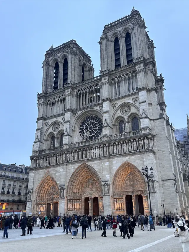 巴黎聖母院：一場神聖浪漫的邂逅