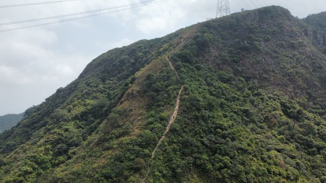 爬到腳軟！鶴山昆侖山魔鬼陡坡挑戰，我差點爬到想嘔