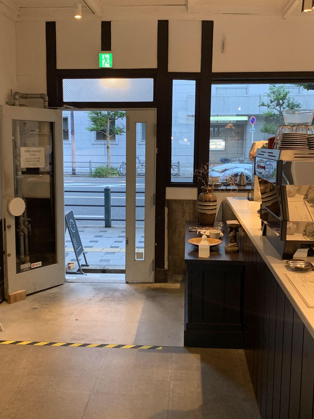 🇯🇵大阪河岸絕美咖啡秘境！Embankment Coffee俘獲咖啡控的心✨