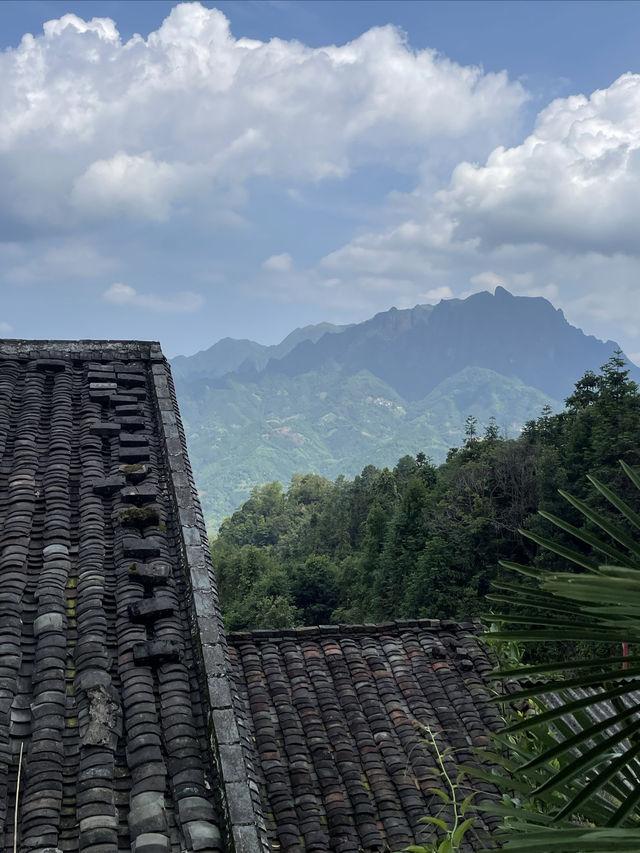 朗沖，雲端上的村落