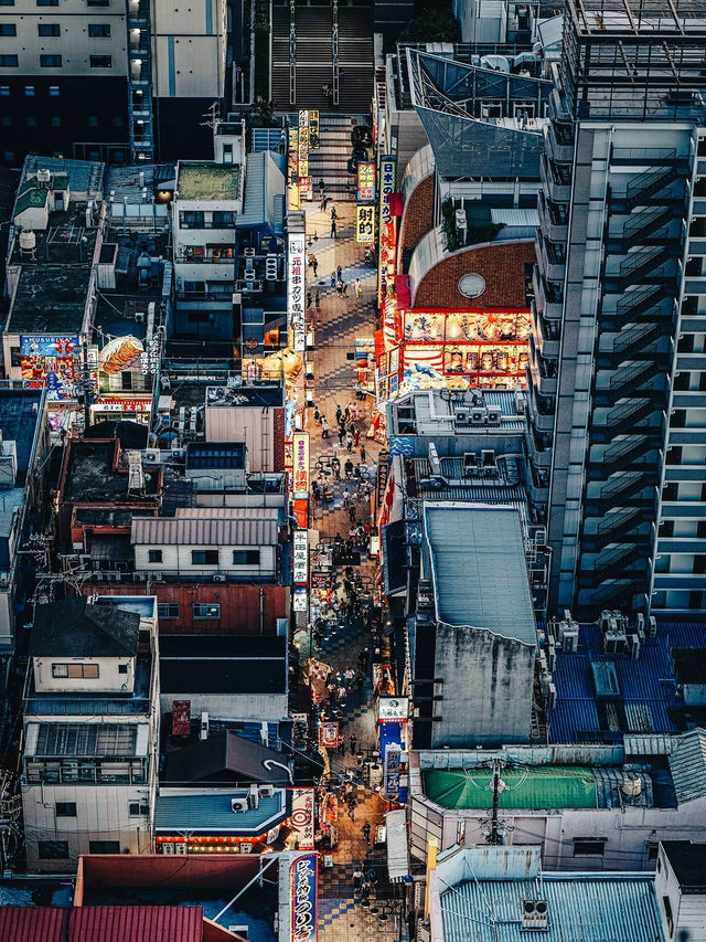 大阪必訪隱藏寶地！通天閣南本通商店街美食與懷舊風情全紀錄】**  