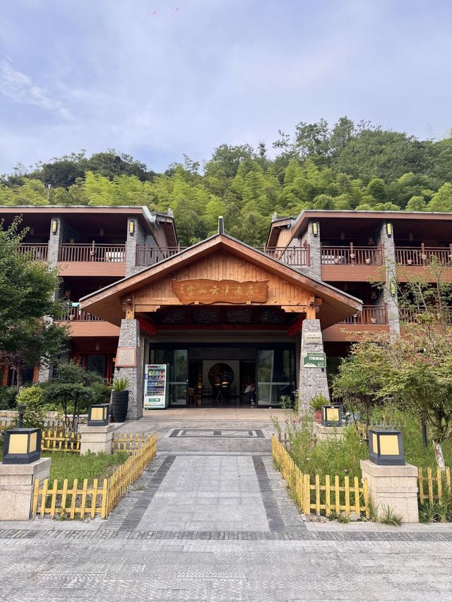 ｜喺山裏住到唔想走嘅staycation日常  上星期主城熱到溶晒，一腳油門衝入山裏，竟撞入呢座被