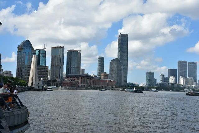 南京東路外灘，每平方米腳最多嘅地方