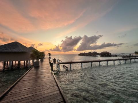 아다란 프레스티지 바두에서의 잊을 수 없는 천국 같은 휴가