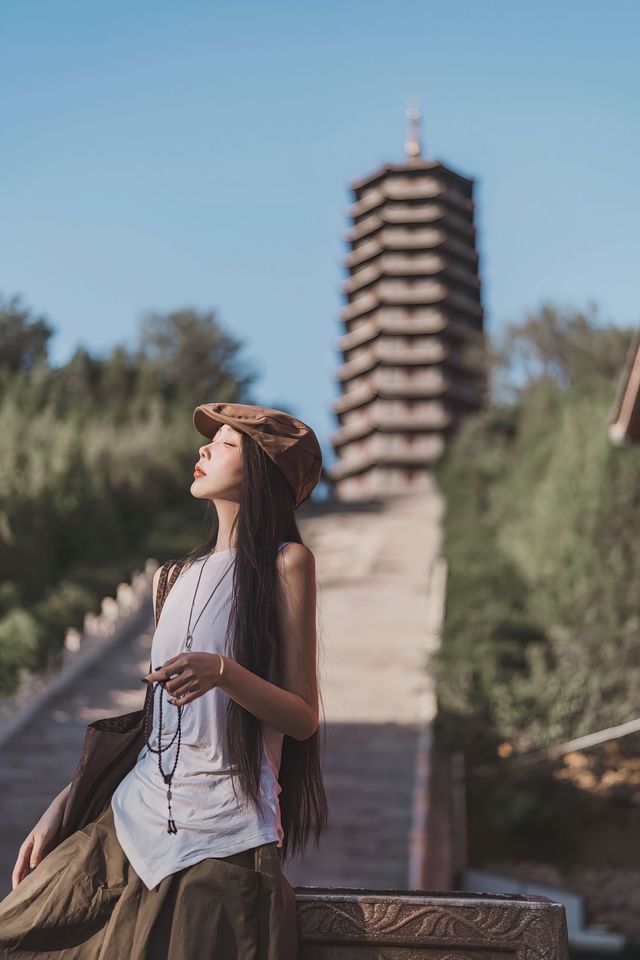 五臺山龍泉寺：禪意秘境的光影詩篇