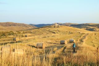 Hohhot 1-hour direct trip! Discover this golden suburban fairytale.