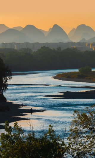 [Guilin | Fall Fantasy in an Ink Painting Scroll] 