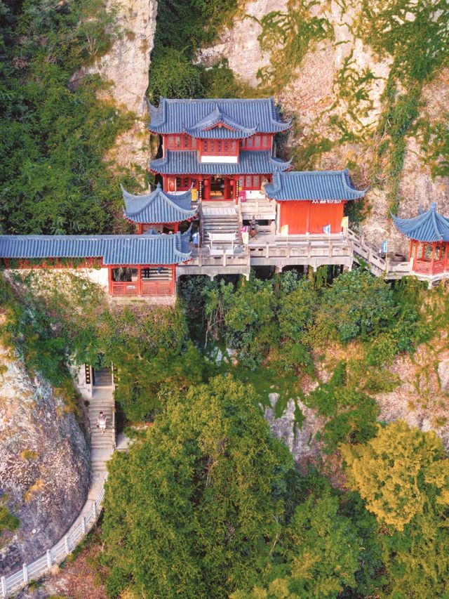 杭州建德在懸空寺與地下仙境間穿越千年