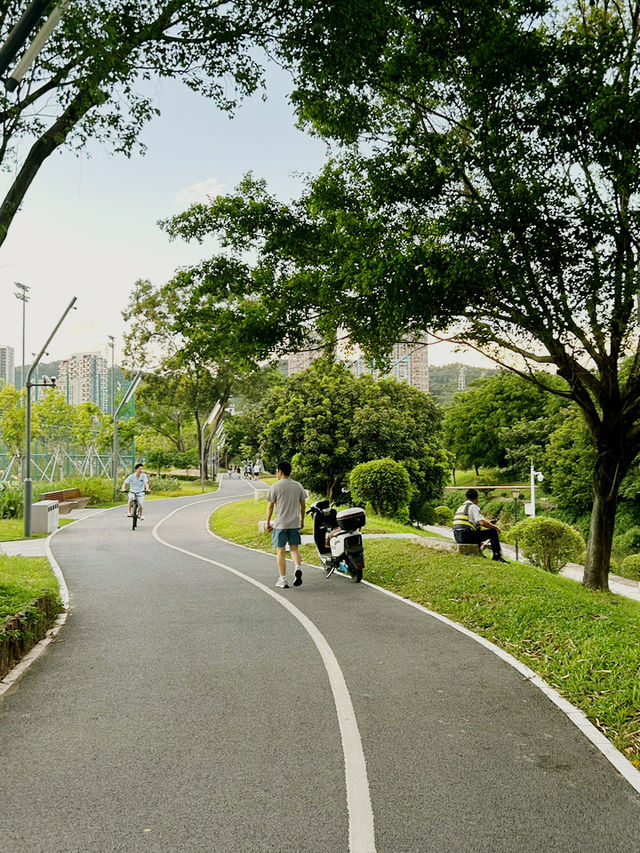 🌿 深業上城｜一個可以在百貨中看見綠地、綠地中看見高樓的魔幻之地