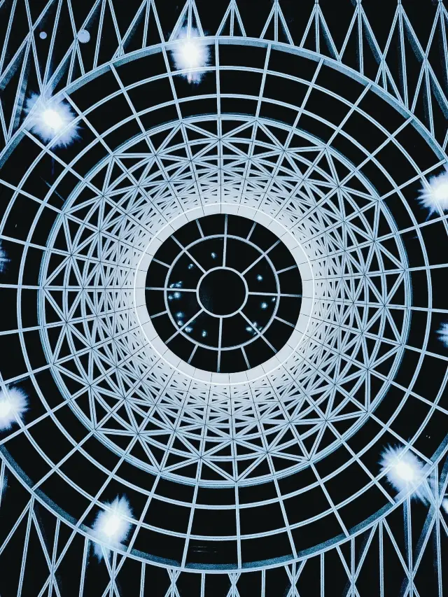 Step into the cyberpunk world! Complete guide to Gangxia North "Shenzhen Eye," capturing sci-fi blockbuster vibes