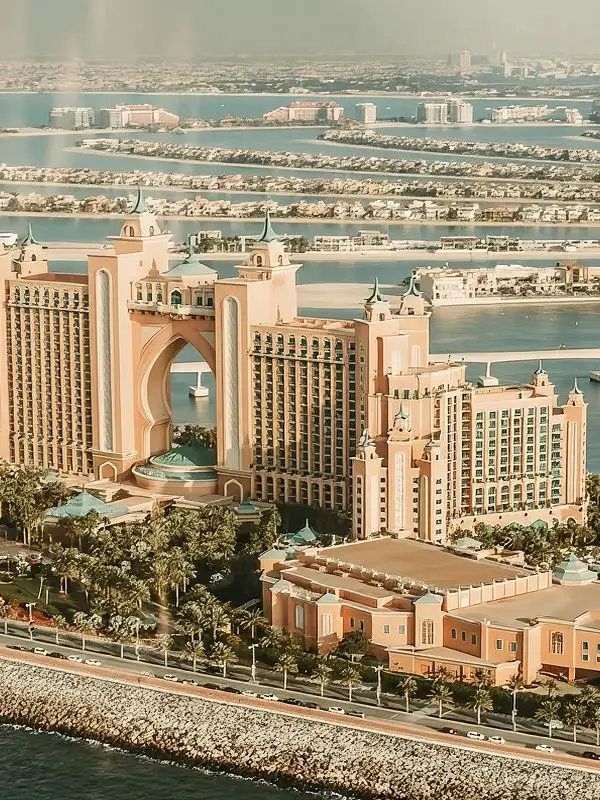 The ultimate 1-day private car tour in the UAE is here!