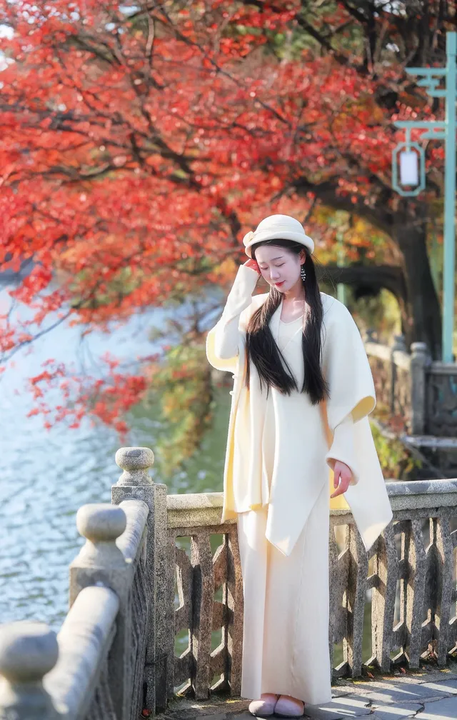 如琴湖的秋，是楓葉寫給山水的情書。