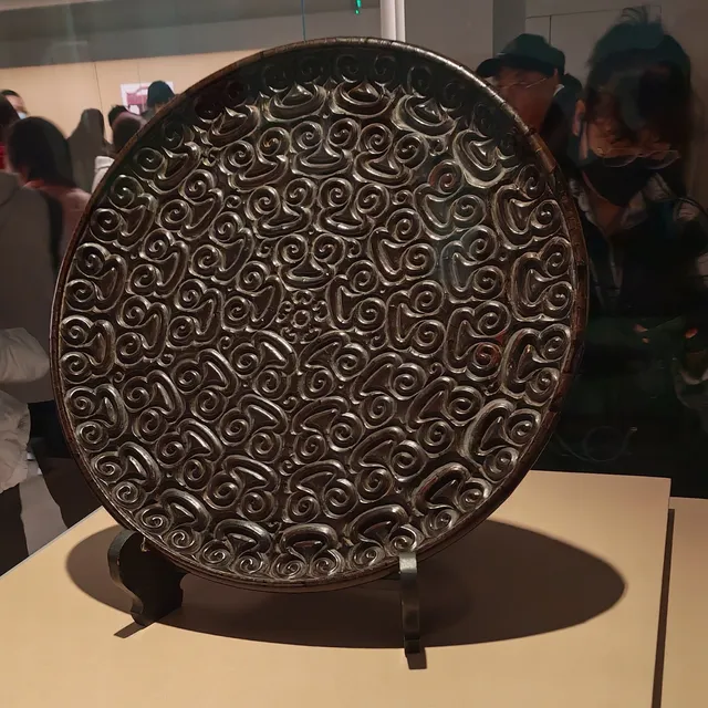 上博帶娃讀懂 “黑與犀” 的千年美學 上博帶娃讀懂 “黑與犀” 的千年美學