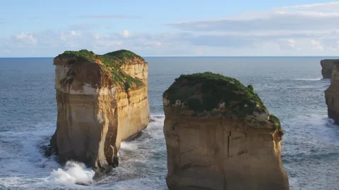 Australia Melbourne Great Ocean Road The Twelve Apostles on the Sea Pristine Meadows Helicopter — traveler post in Anglesea