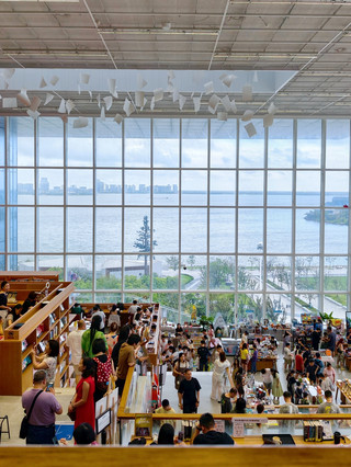 Duoyun Bookstore, a hundred million people came today