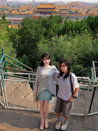 Fulfilling a dream in Beijing with my Filipino helper!