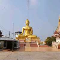 วัดคีรีวงศ์ บนยอดเขากลางเมืองนครสวรรค์