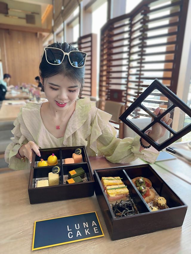  《Luna Cake 下 午 茶》