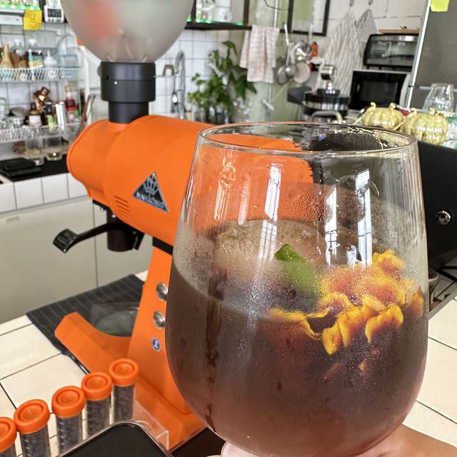 Grind.size Azure ร้านซ่อนแอบในบรรยากาศร่วมสมัย 📍