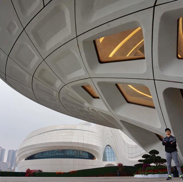 (中国　長沙) 長沙梅溪湖国際文化芸術センター( by Zaha Hadid)
