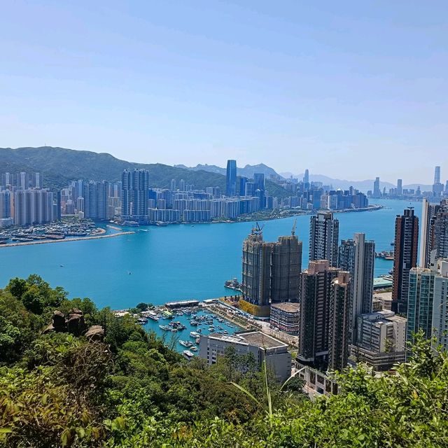 Easy hike with typhoon shelter seaview