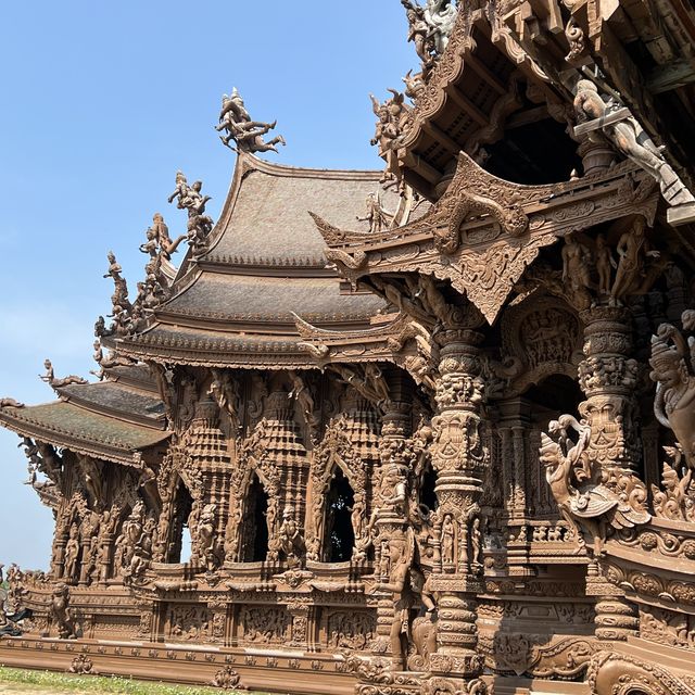 The Largest Wooden Temple in Asia 🇹🇭