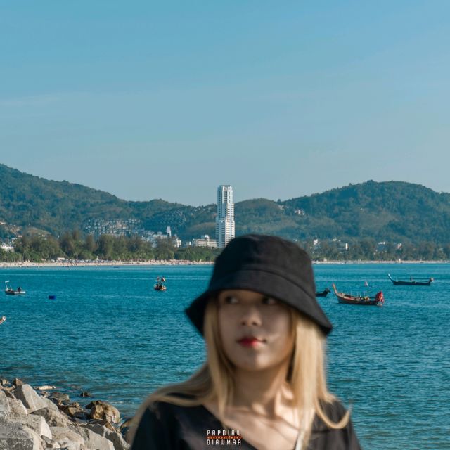 หาดกะหลิมที่ทั้งวิวสวยและของกินเพียบ