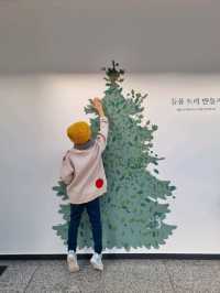 크리스마스를 즐길 수 있는 조명박물관