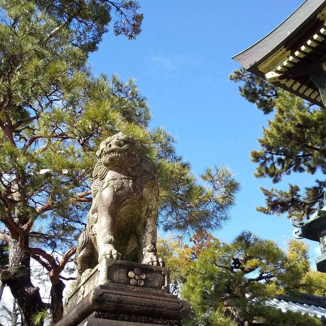 京都 北野天満宮の『なで牛』に雪が積もっていた。