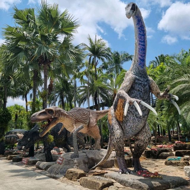 Huge Beautiful Garden With Life Size Dinosaurs