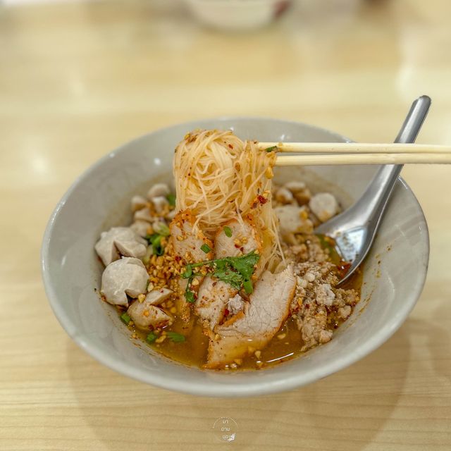 ร้านก๋วยเตี๋ยวดู๋ดี๋ รสจัดจ้าน เปิดมากว่า 30 ปี 